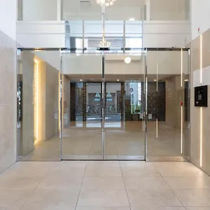 Mat Oshiage Apartment